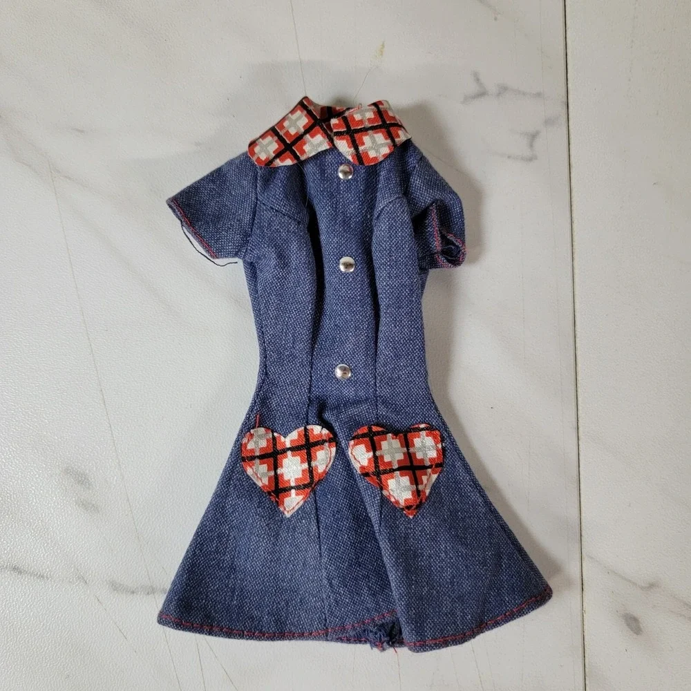 VINTAGE BARBIE‎ STYLE DENIM HEART DRESS DOLL 1997 18219